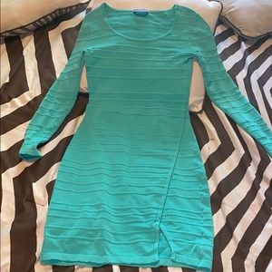 Long sleeve short dress